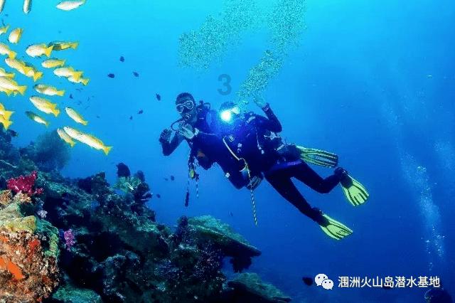 怎样学会例方程，例、小明比爸爸小27岁，小明的年龄是爸爸的4倍，小明今年多少岁游戏画面