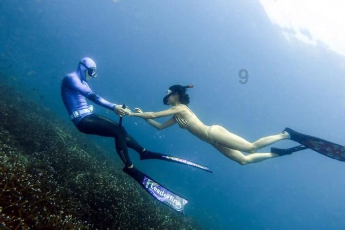救援旅行男孩