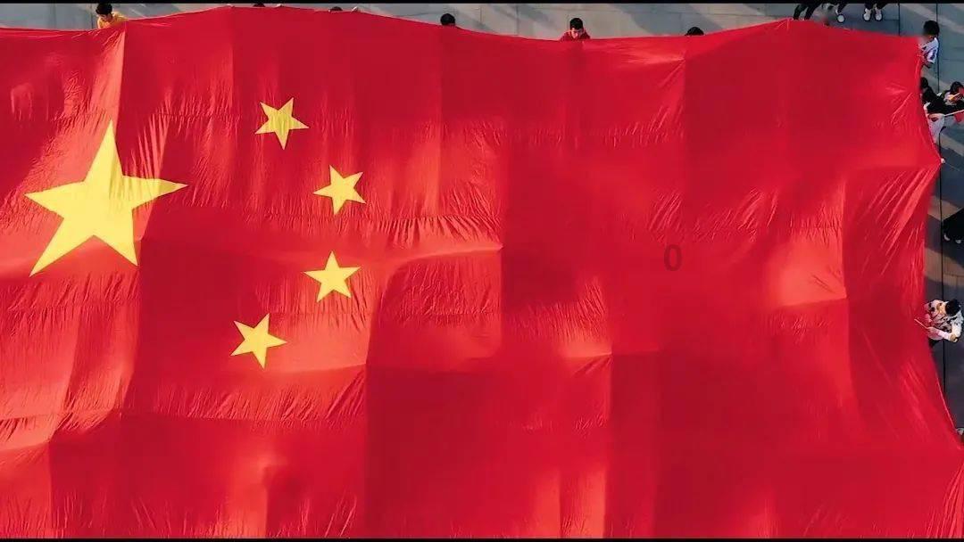 电瓶车一插充电器电就满了可以调换连接电瓶？游戏画面
