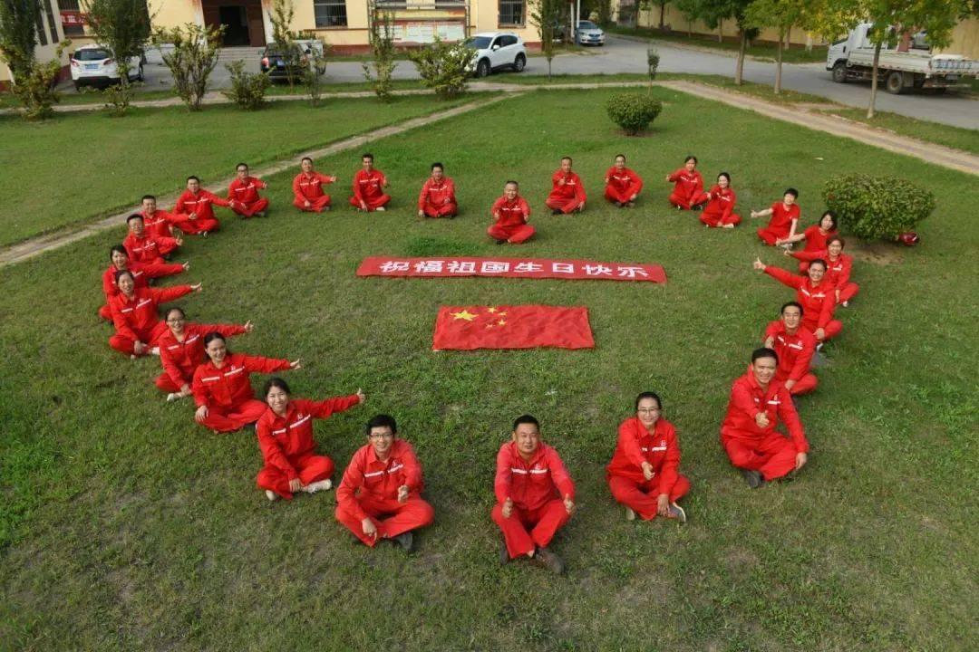 摩娜的时尚装扮