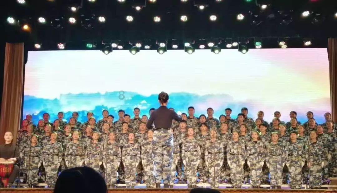 男生喜欢女生穿这种日系衣服吗？游戏画面