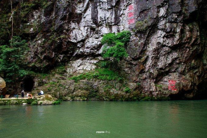 机场回应工作人员霸占母婴室吃饭:做法欠妥,旅客享有优先使用权