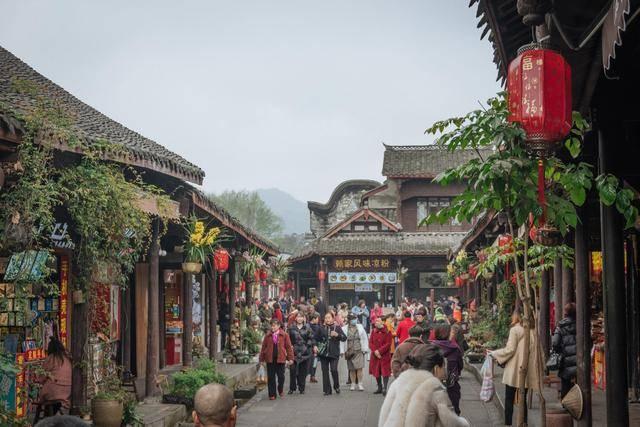 方大同橙月的发型怎么剪-一问一答,探索知识的奇妙旅程
