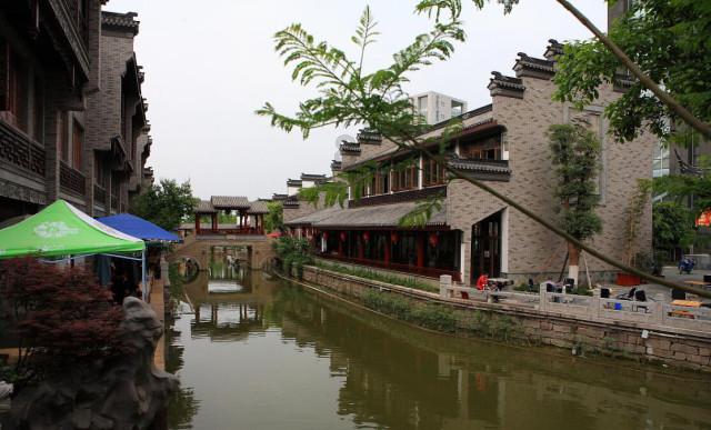 小说《带着瑜伽去旅行》第316章： 起个笔名